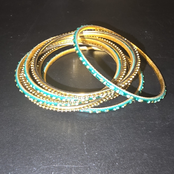 🐹9 Children's Bangles 3 gold 6 green - Picture 3 of 7